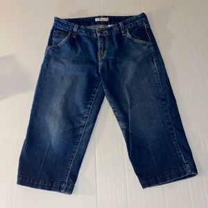 Levi’s 545 Women’s Size 8 Denim Blue Capri Jeans
